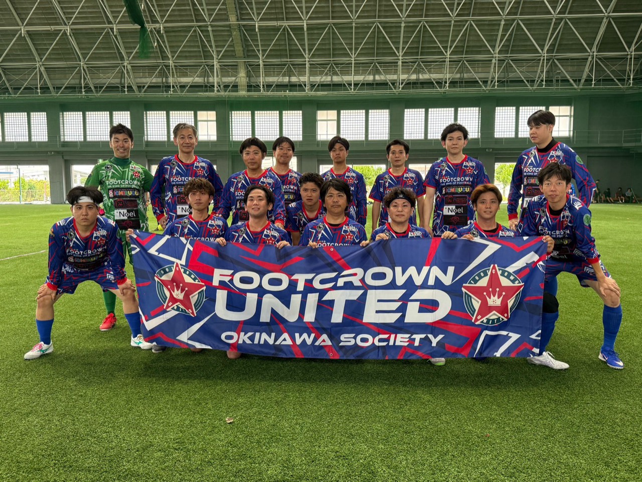 フットクラウンユナイテッド沖縄 チーム集合写真